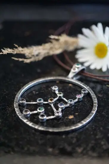 Archivbilder derGoldschmied